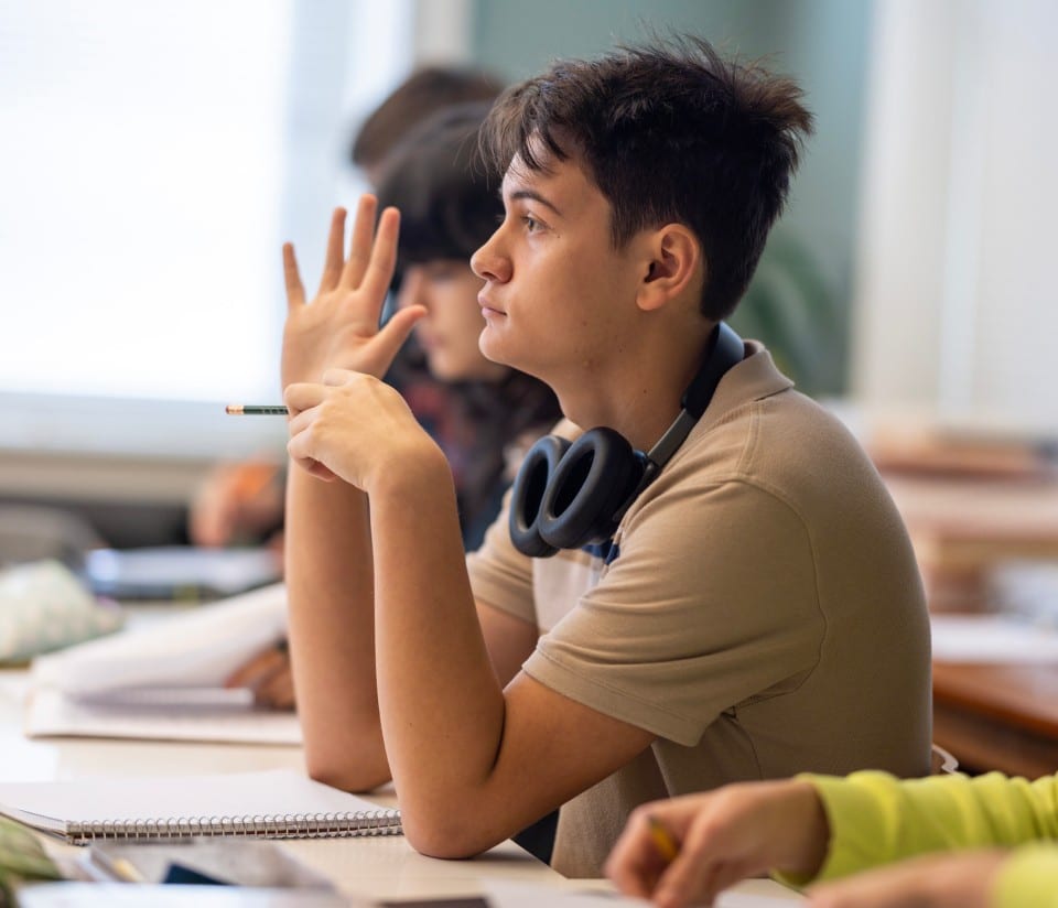 As an independent right update img